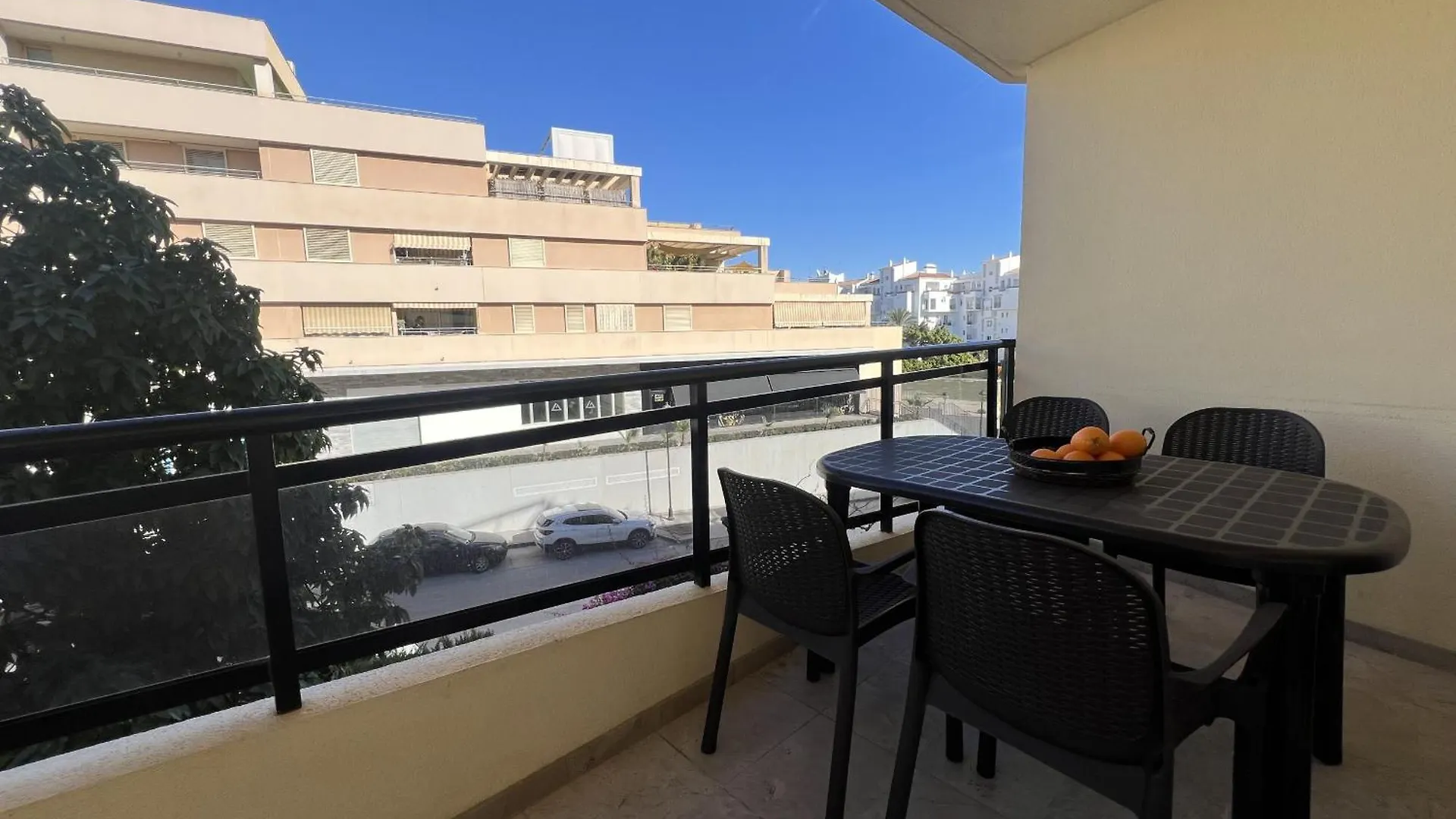 Appartement Torremolinos With Pool, Tennis & Gym By Homing 0*,  Espagne